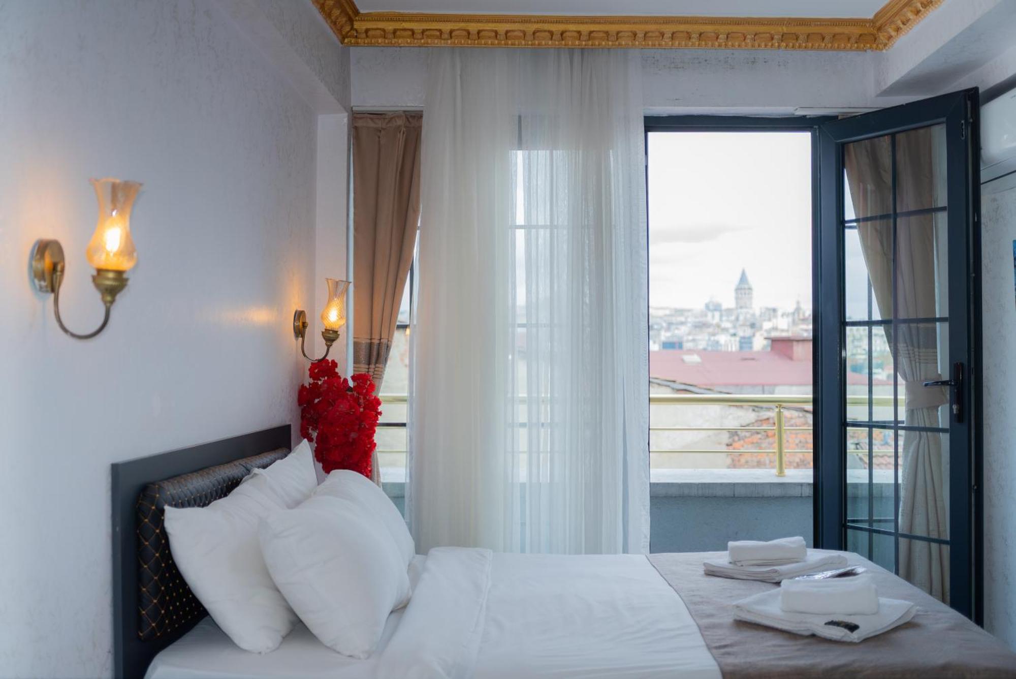 Deluxe Triple Room with Sea View